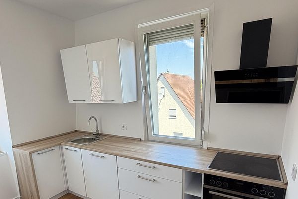 Kernsanierte 2- & 3-Zimmerwohnungen mit Einbauküche - WG, Paare & Familien willkommen
