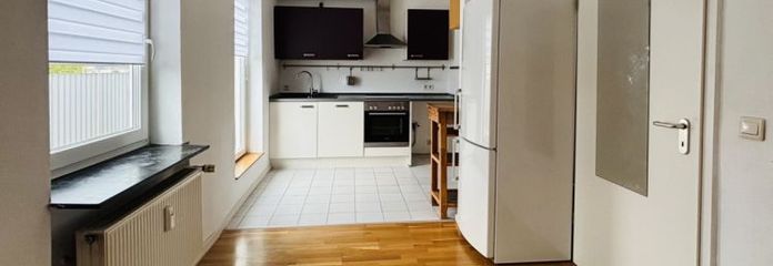 Gepflegte Penthouse Wohnung mit Terrasse, PKW Stellplatz, Aufzug - Alt-Saarbrücken