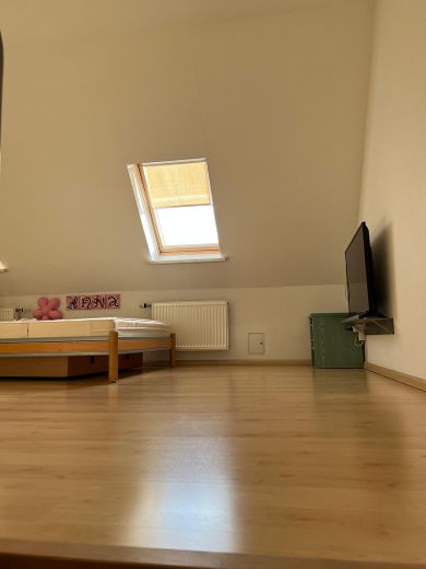gepflegtes Reihenendhaus – ausgebauter Dachboden