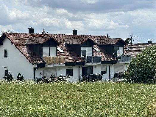 *Accogliente casa per single o coppie con balcone soleggiato e posto auto coperto a Horb-Betra* – Außenansicht