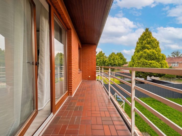 Gemütliches Reihenhaus mit Garten in Lentföhrden - Ein Familientraum in herausragendem Zustand – Balkon