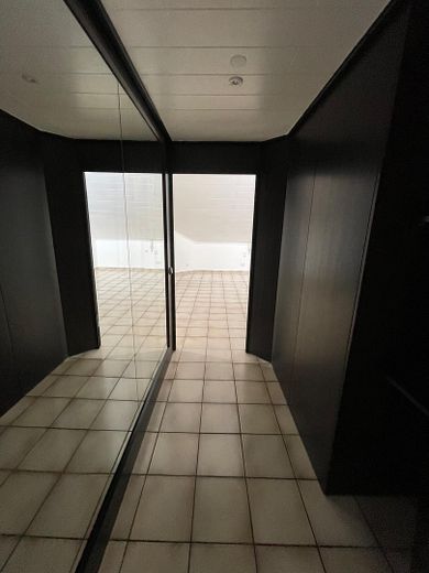 Flur zum großen Schlafzimmer