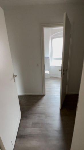 Renovierte 2-Zimmer-Altbauwohnung im Dachgeschoss – nahe Leibniz Universität & Welfengarten – Waschmaschinen-Stellplatz