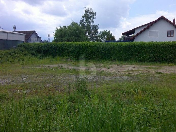 GEWERBEGRUNDSTÜCK IN EXPONIERTER LAGE – Foto 1