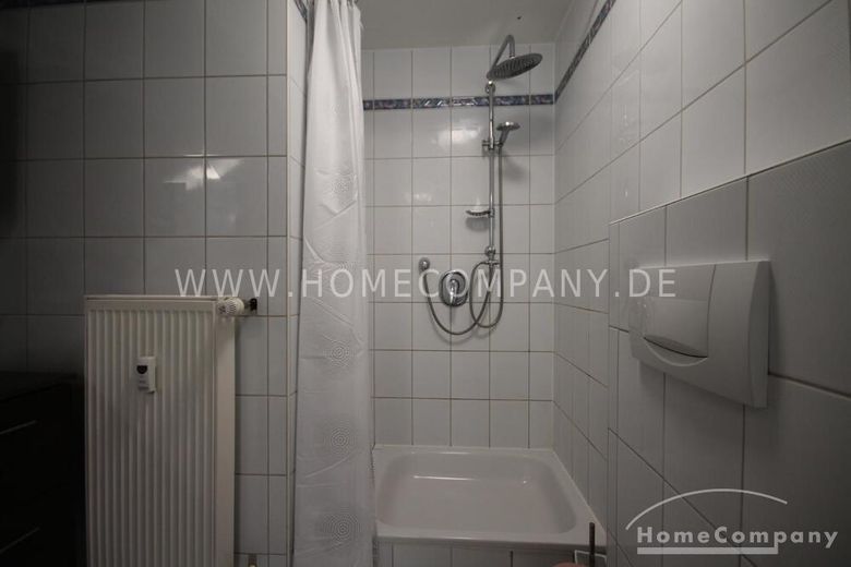 ***Westend (8069376) Kendi büyük terası/bahçesi olan aydınlık yarı bodrum daire – 6a6a402319247c7df7d81ac612a6c18786d6d561.jpg