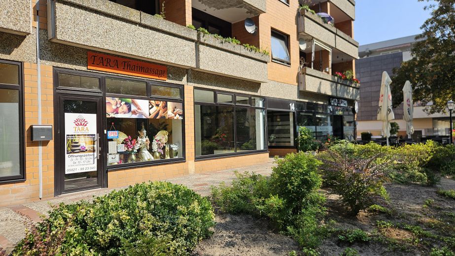 Helle Ladenfläche / Büro mit Schaufenster · 65 m² · direkt am Bahnhof Bad Bevensen · provisionsfrei – Außenansicht 3
