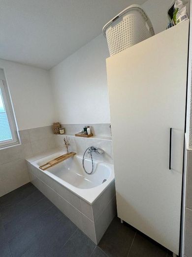 Exclusives 4,5 Zimmer Penthouse in ruhiger Lage in Schwanau - Ottenheim zu vermieten! – Vollbad