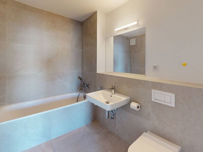 ++Exklusiv wohnen: top-moderne 3-Zimmer-Wohnung mit EBK, Balkon & 2 Bädern++ – Ansicht II: Badezimmer I