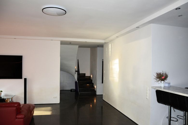 Wohnen im Herzen von Potsdam-Mittelmark – Haus rechts Wohnzimmer