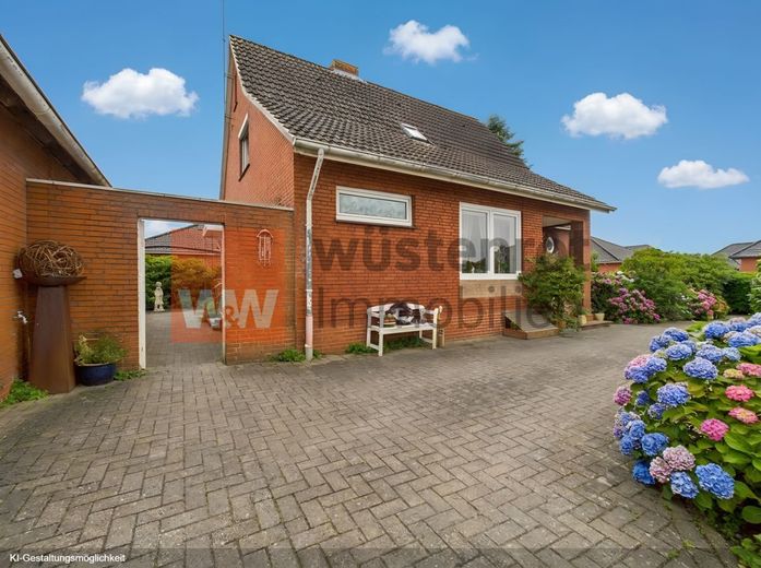 Großes Grundstück, Ponystall &amp; Nordseeluft - Familienhaus mit Herz im Luftkurort Hage – Seitenansicht - KI Gestaltungsmöglichkeit