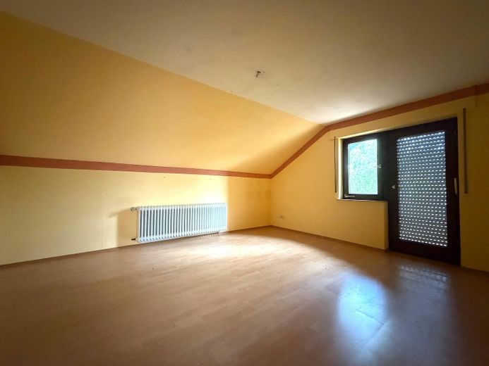 Tolles Zweifamilienhaus * in Loßburg-Betzweiler – Zimmer / OG