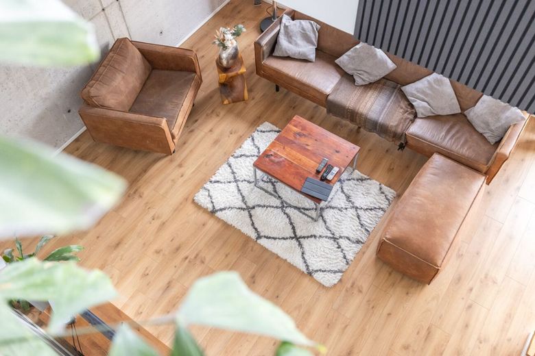 Architektenbungalow mit Split-Level-Bauweise, klarer Formensprache und freiem Landschaftsblick! – Wohnbereich