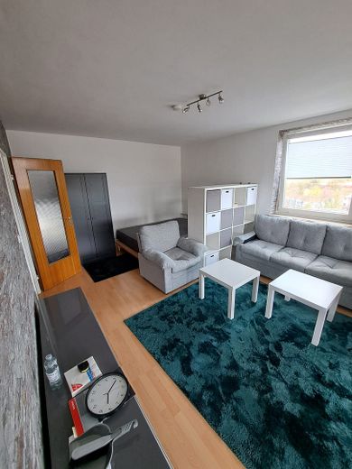möblierte Einzimmerwohnung  mit  einmaligen Ausblick – Wohn und Schlafbereich