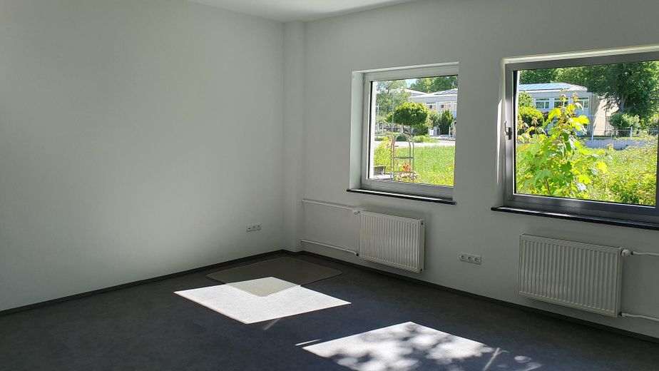 Top Büroflächen mit vielen Möglichkeiten, EUR 15,- bis 17,- pro qm warm – Büro EG 1