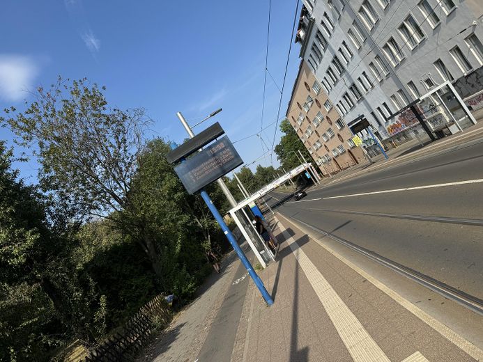 Op 01.10.26!!! Woningbouwgrond: 7.615 m² BVO met bouwvergunning. – Direkter Straßenbahnanschluss 