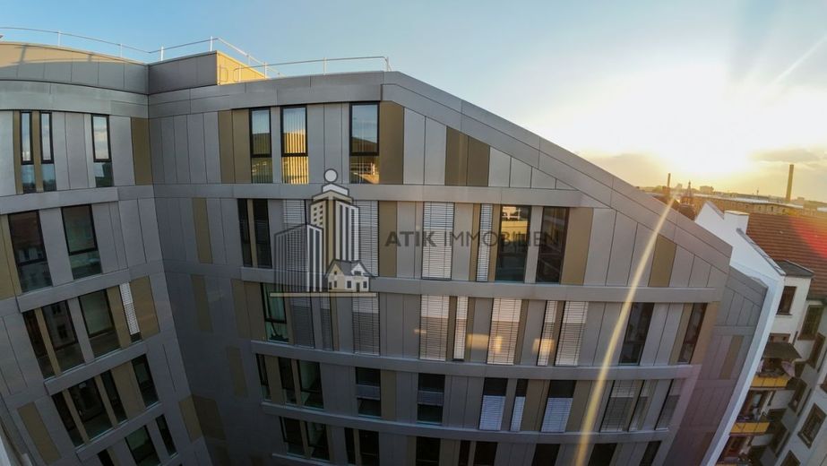 ATIK: Arbeiten mit Schlossblick - attraktive Büroflächen im X-House am Hauptbahnhof - provisionsfrei – Drohnenaufnahme
