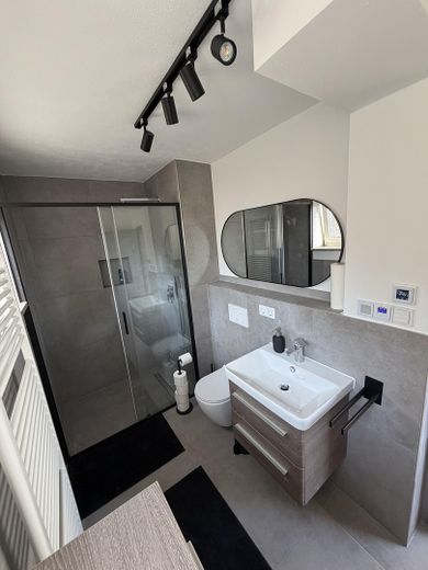 Appartamento ristrutturato e arredato di 3 locali a Ingolstadt-Hagau - 75 m2 – Foto 8