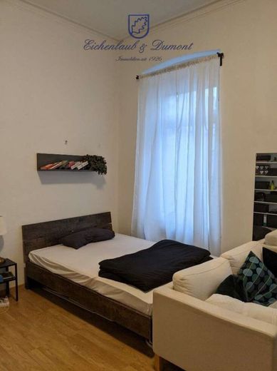Vermietetes Wohn- und Geschäftshaus mit 10 Einheiten, Top-Rendite in guter Lage – WHG 3 1.OG
