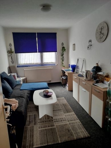Appartement soigné de 3 pièces – Zimmer 1 / Kinderzimmer