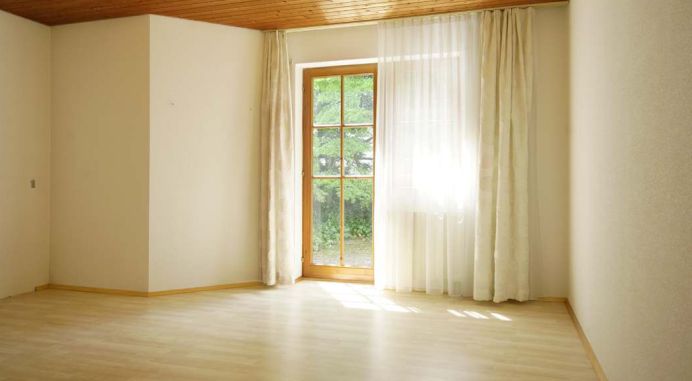Provisionsfrei - Reiheneckhaus mit Garten, Garage & neuem Dach in Reutlingen Betzingen – Schlafzimmer