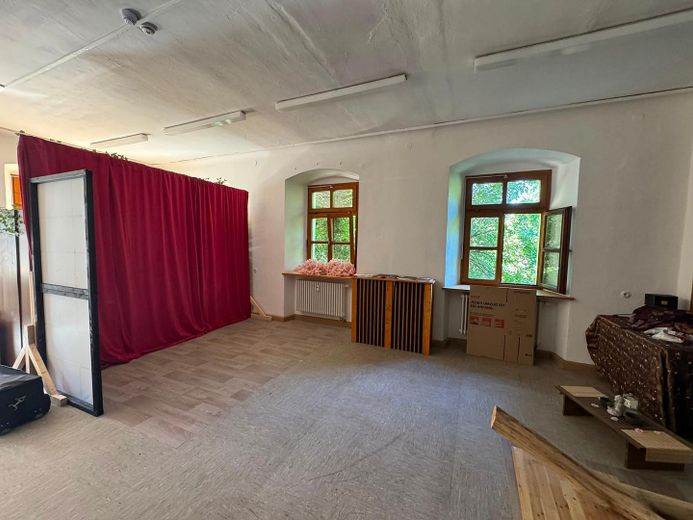 55 m² Gewerberaum – große Fenster & 3 m Raumhöhe – nur 275 € monatlich – Foto 3