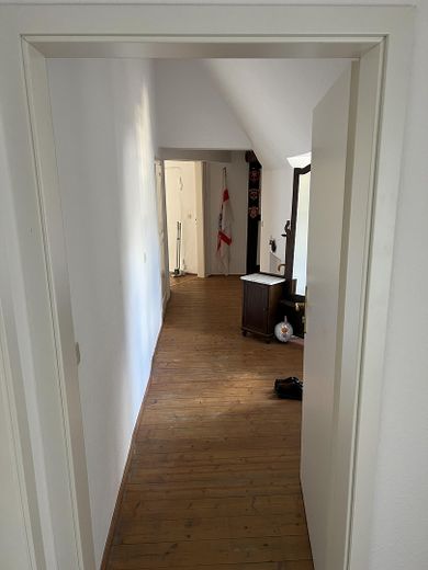 Idyllische Altbauwohnung mit Blick aufs Wasser – Flur