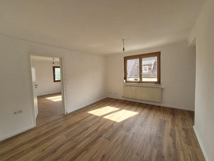 Zweifamilienhaus zur Miete in Pflugfelden – frisch saniert, ab sofort – OG Wohnzimmer
