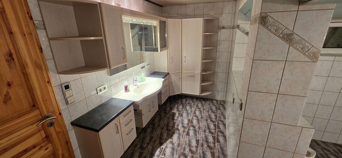 Idillio familiare spazioso a Ebern – completamente ristrutturato nel 2007 e confortevole – Bad UG