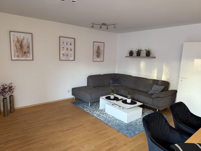 Helle,Schöne Wohnung Stadtmitte, Möbliert, Aufzug, Balkon – Foto 9