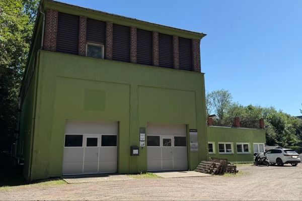 Local comercial versátil en Altchemnitz, almacén, 2 garajes, espacios de oficina flexibles