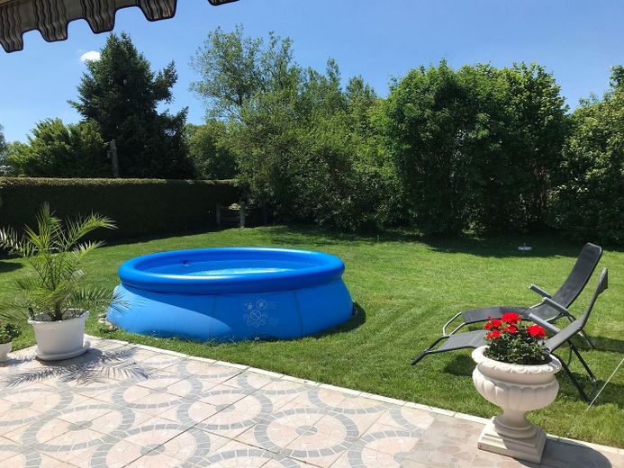 Terrasse mit Garten