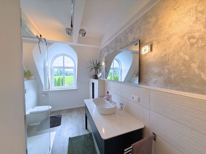 Villa esclusiva progettata da un architetto con vista libera sui prati dell’Ilmenau – Duschbad OG