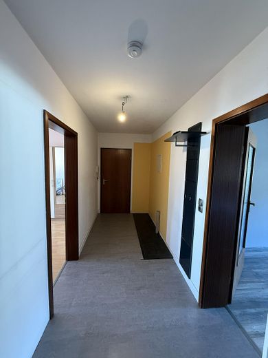 Köln Hohlweide,  2 Zimmer Küche, Diele, Bad, Balkon – Flur Blick zur Wohnungstür