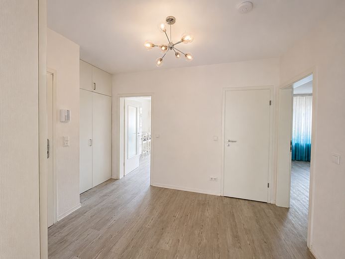 3- Zimmer Wohnung mit Balkon – Flur