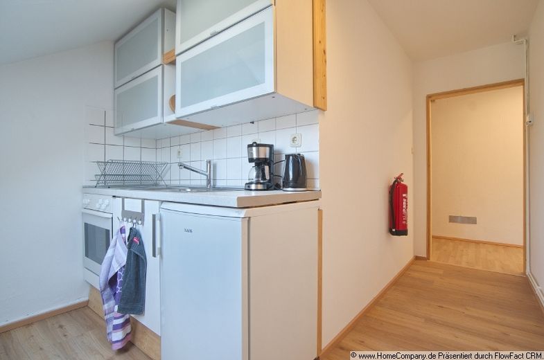 ***City Süd, 5 Fußminuten zur Fußgängerzone: möbliertes WG-Zimmer mit Küchen-Badmitbenutzung – fdedb11e536b63d2be49568bd2ac795cd68b806c.jpg