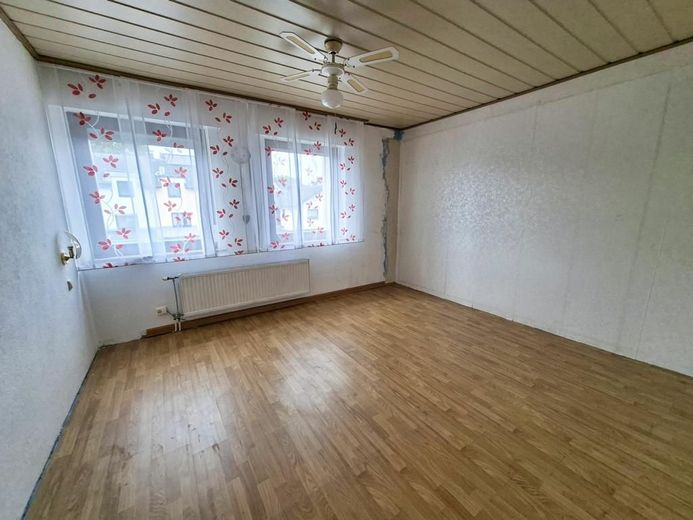 CITYHOUSE: Einfamilienhaus mit viel Platz, Dachterrasse,  Traumgarten, Stellplatz für Wohnmobil, PKW – Schlafzimmer 1.OG