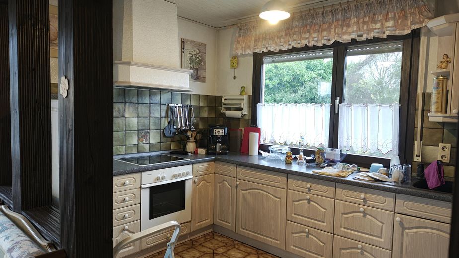 Freistehendes Einfamilienhaus mit Garage und Garten – sofort bezugsfrei in Trebur-Geinsheim – Küche