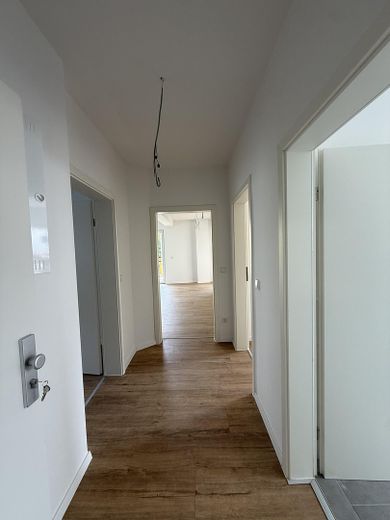Wunderschöne Gartenwohnung - neu saniert! – Flur