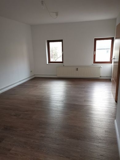 ** 645 € з комунальними витратами ** 3 хвилини пішки до центру міста та Старого міста: гарна, світла 1-кімнатна квартира у дворі – Wohn-Schlafzimmer 