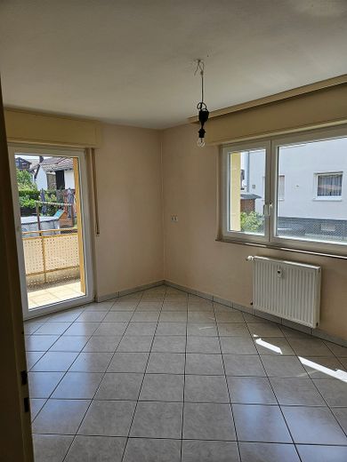 Casa bifamiliare indipendente in posizione privilegiata ai margini del paese a Königsbach-Stein – Foto 13
