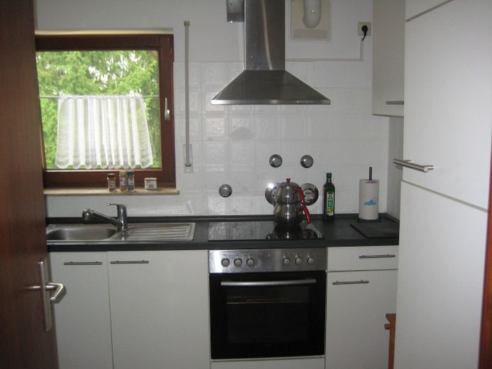 Schöne, großzügige DG-Wohnung in ruhiger Lage – Küche