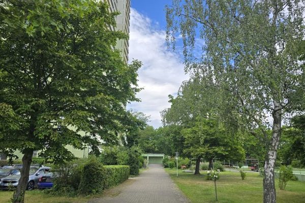 Hochheim Skyline:
3-Zimmer; 96 m²; überdachte Terrasse; toller Fernblick; seniorengeeignet!