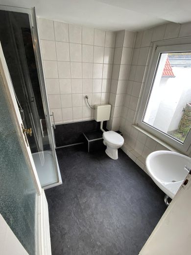 3-R-Whg mit EBK, ruhig, im Zentrum, 1.OG – Bad