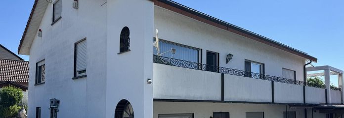 Charmante, großzügige 3-Zimmer-Wohnung mit Kamin und separatem Eingang in Kirchardt – Hausansicht