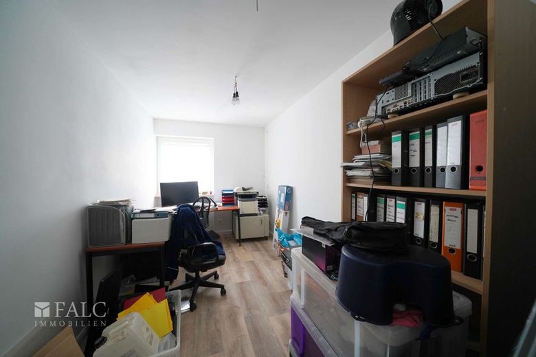 Viel Fläche, Garten und Ruhe... – OG Büro