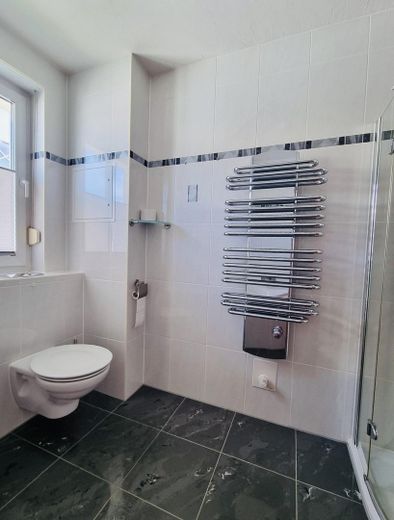Piso dúplex de 4 habitaciones en propiedad con vistas al lago – Bad