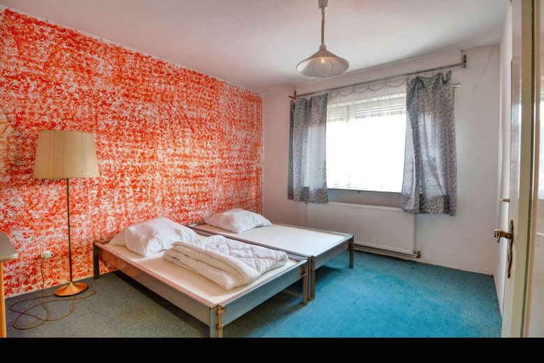 Ehemaliges Gasthaus mit 3 Einzelzimmer &amp; 5 potentiellen Wohnungen | inkl. Gaststätte und Parkplätze – Gästezimmer1_Haupthaus