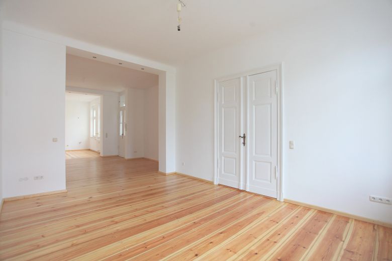 Loftähnliche Wohnung im historischen Zentrum Jüterbogs – Blick aus Wohnzimmer