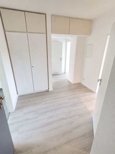 Helle 3 Zimmerwohnung mit Balkon zu vermieten – WJ-00137_bild_002.png