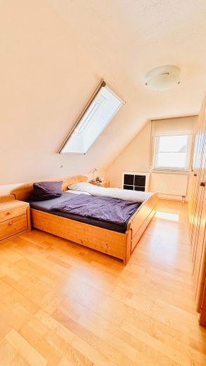 Provisionsfreie Maisonette-Wohnung mit Wohlfühlcharakter in Schwegenheim bei Speyer – Schlafzimmer 2. OG